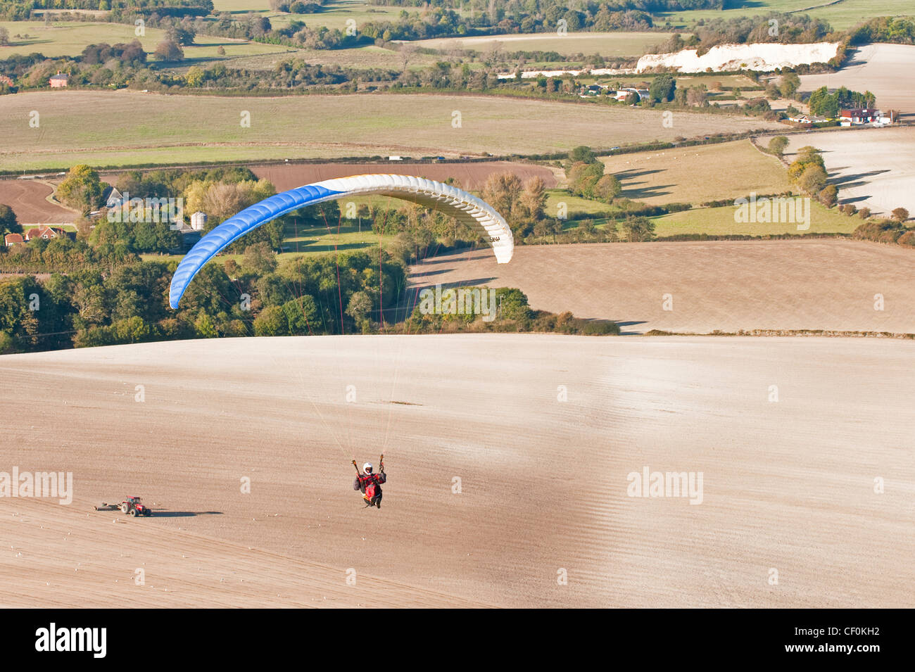 Paragliding in den South Downs, UK Stockfoto