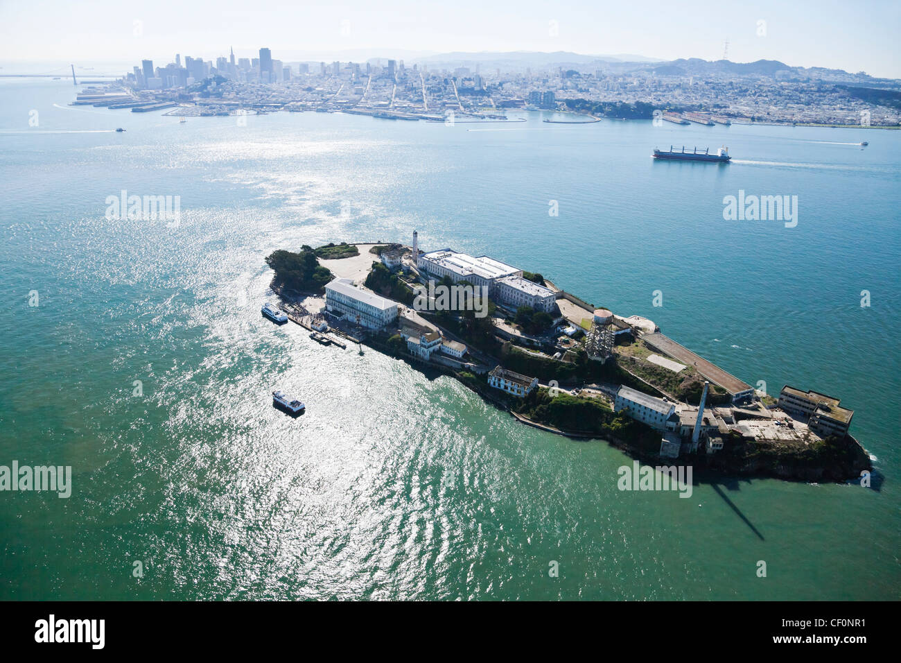 Alcatraz Gefängnis und San Francisco bay Stockfoto