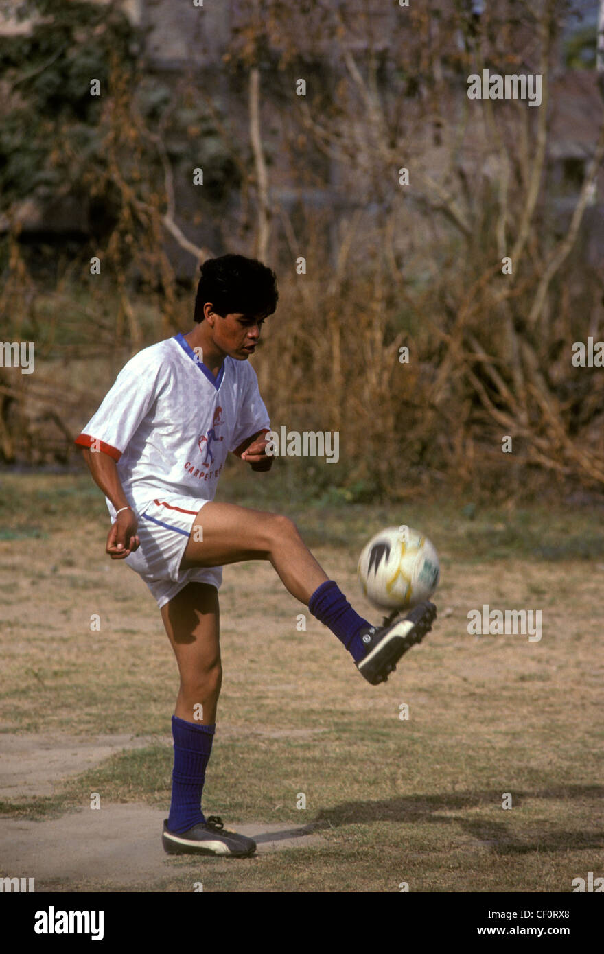 1, 1, mexikanische Mann, erwachsener Menschen, männlich Fußballer, Fußballer, Fussball, Stadt von Puerto Vallarta, Puerto Vallarta, Jalisco, Mexiko Stockfoto