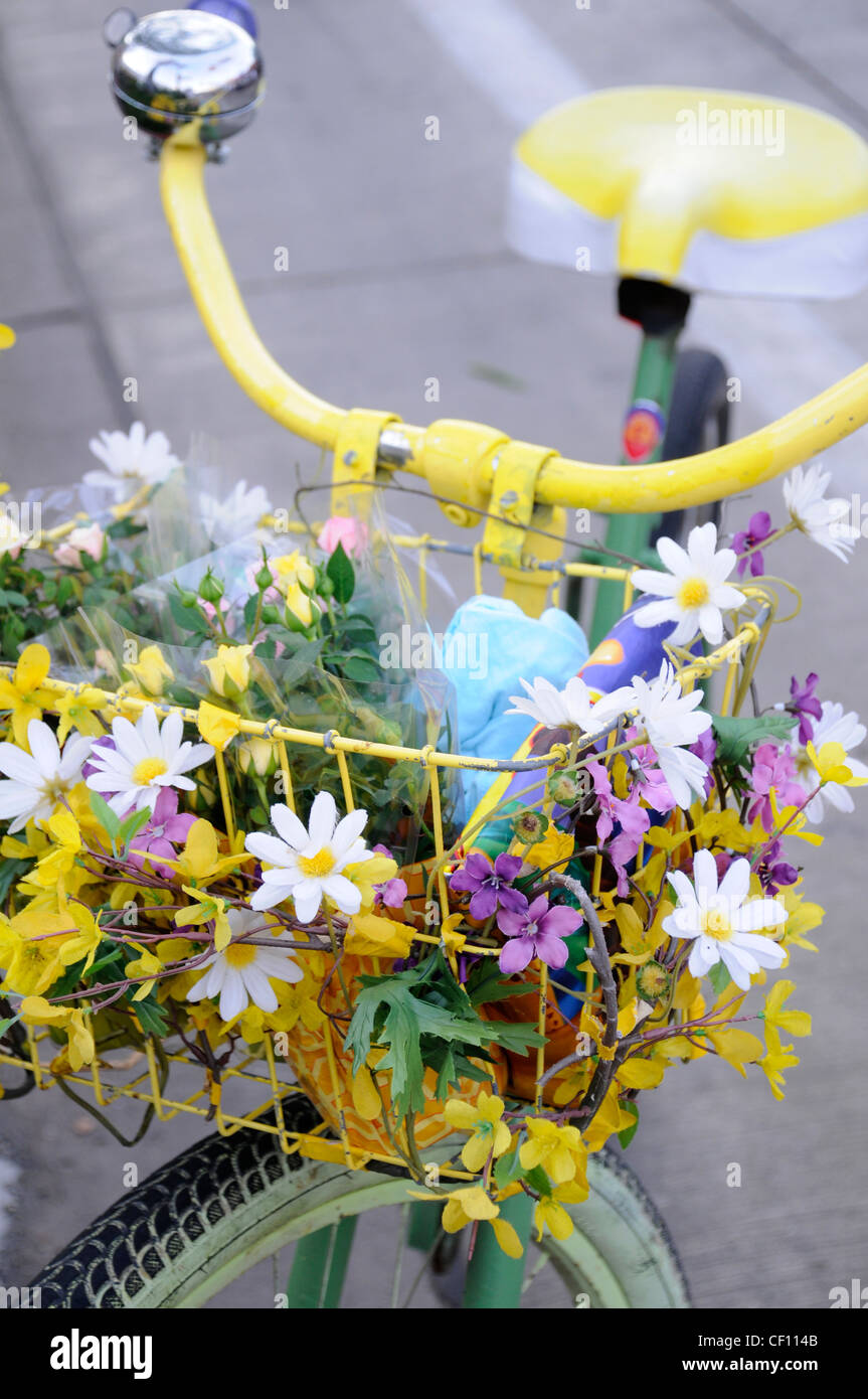 FLOWER-POWER-FAHRRAD Stockfoto
