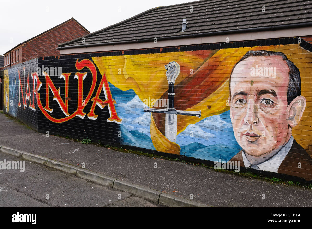 CS Lewis Wandbild in East Belfast zum Gedenken an seine Narnia-Reihe Stockfoto