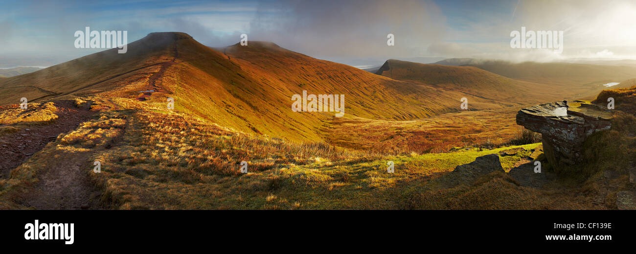 Mais-Du, Pen y Fan, Cribyn, Fan y groß und oberen Neuadd Reservoir, Brecon Beacons National Park, Wales Stockfoto