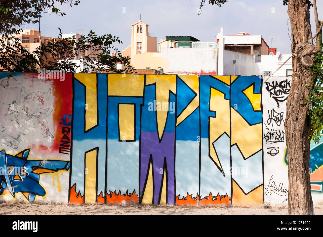 Graffiti street-Art-Kultur in Spanien. La Linea De La Concepcion, Cádiz, Andalusien, Spanien. Stockfoto