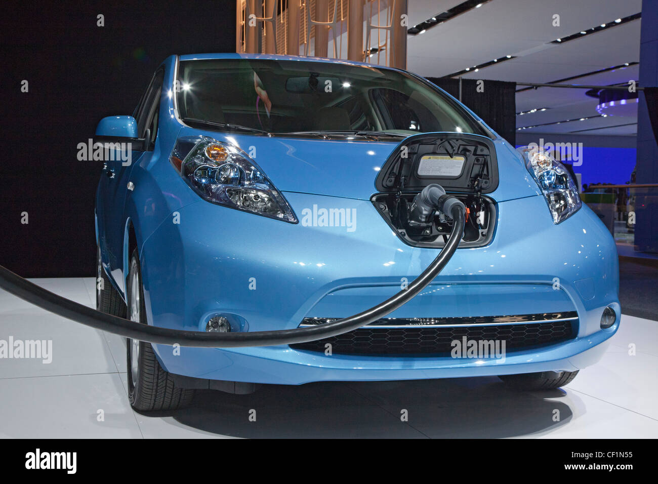 Detroit, Michigan - der Nissan Leaf Elektrofahrzeug auf dem Display auf der North American International Auto Show. Stockfoto