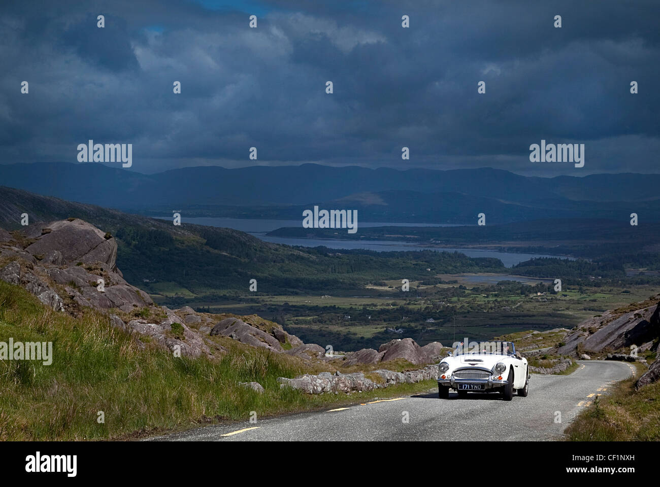 Austin Healey 3000 auf den Healy Pass Co. Kerry Irland Stockfoto