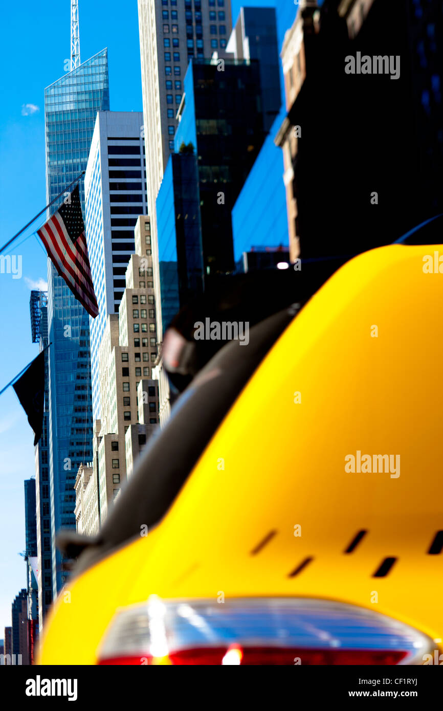 Moderne Architektur der Gebäude entlang der 42nd Street in Midtown Manhattan, New York, Vereinigte Staaten von Amerika Stockfoto