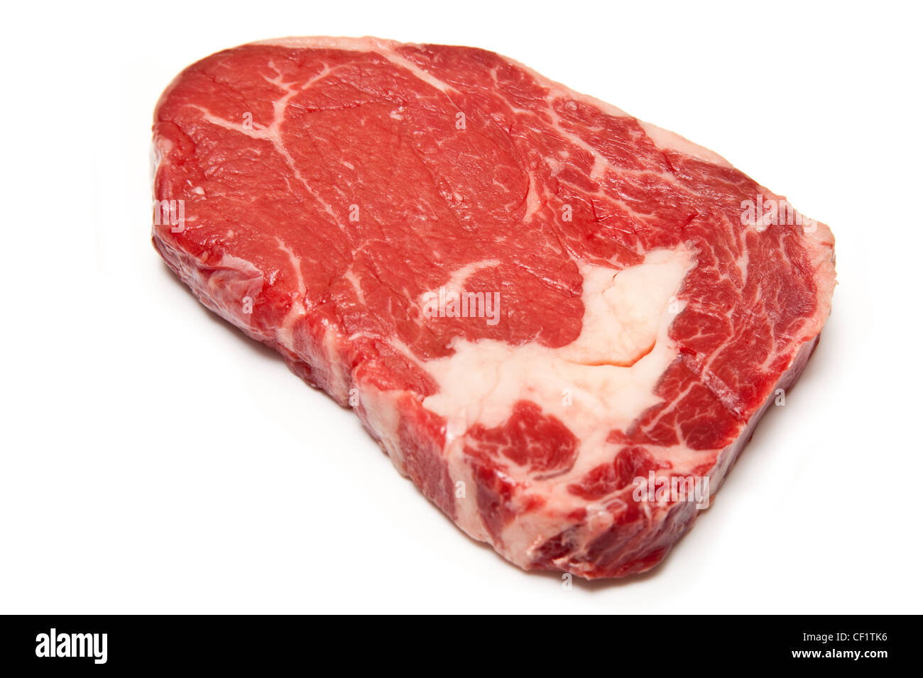 Schottische North Highland Rib Eye Steak isoliert auf einem weißen Studio-Hintergrund. Stockfoto