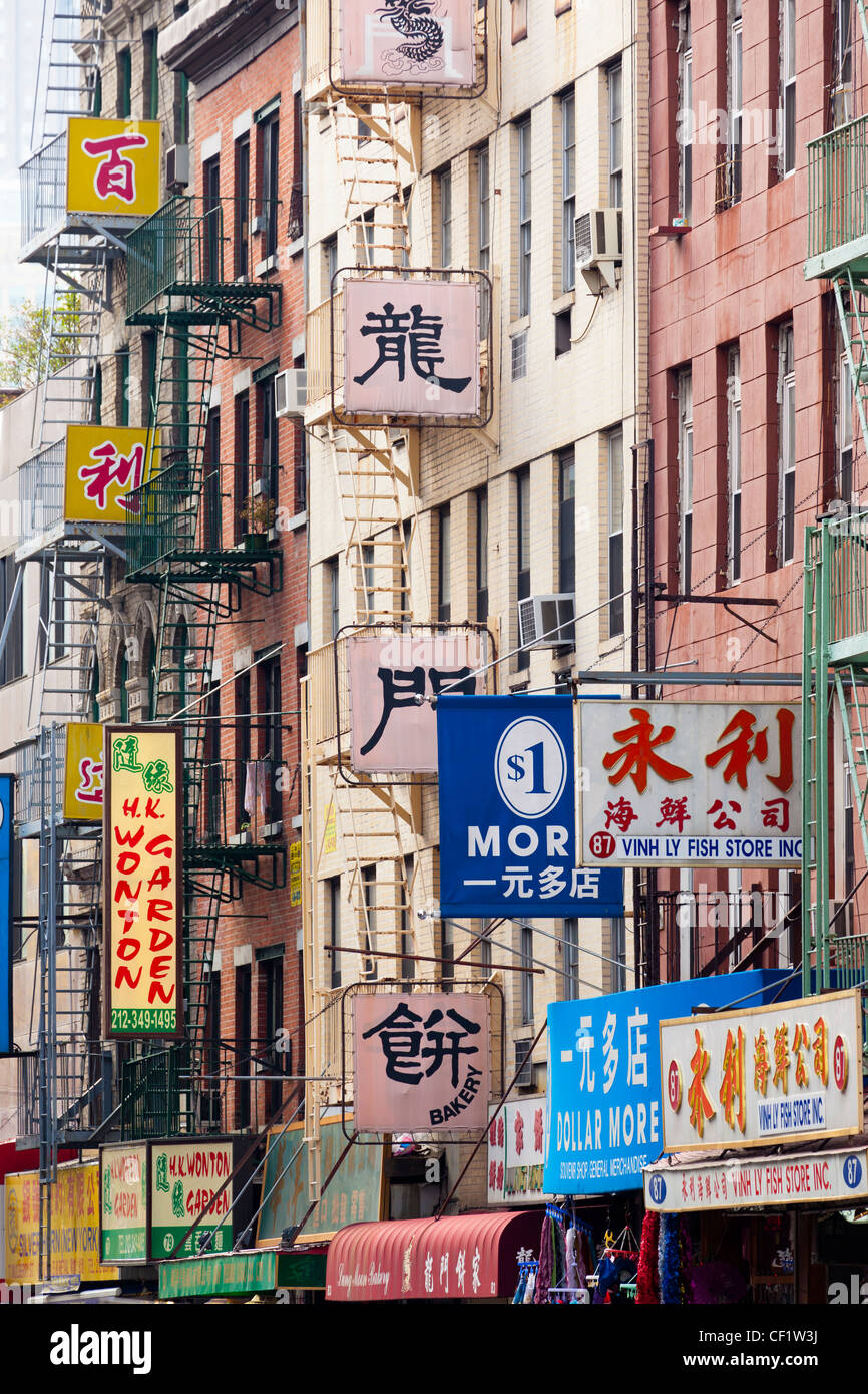 Straßenszene in Chinatown, Manhattan, New York, Vereinigte Staaten von Amerika Stockfoto