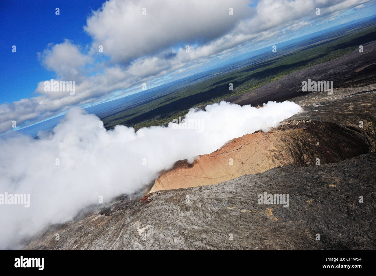 Vulkan - Pu'u O'o oder Puu Oo Krater - Luftbild - Kilauea, Hawaii Stockfoto