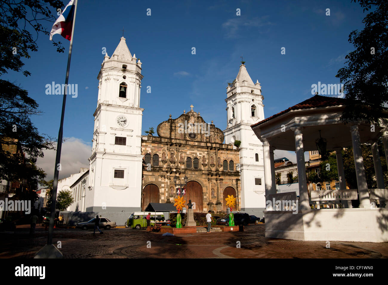 Plaza De La Independencia und die Kathedrale in der Altstadt, Casco Viejo, Panama City, Panama, Mittelamerika Stockfoto