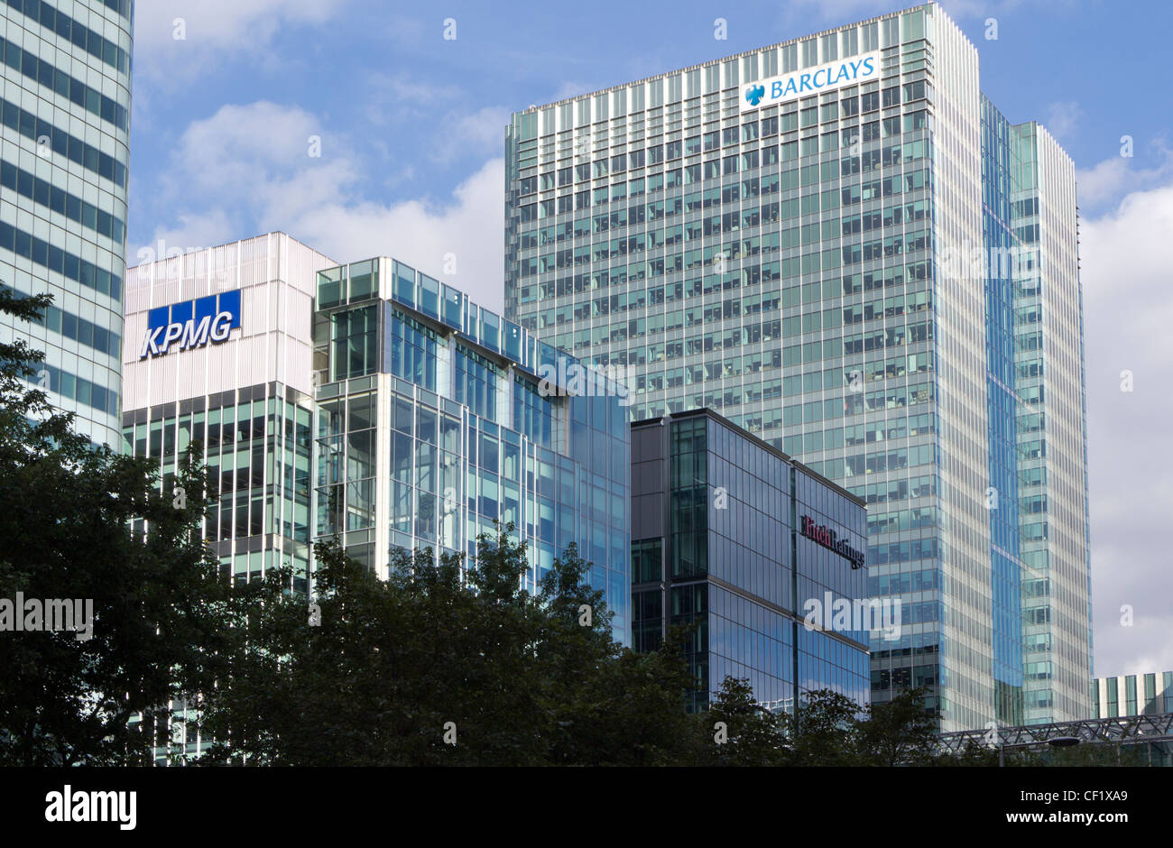 KPMG und Barclays Gebäude in Canary Wharf, London Docklands. Auch Fitch Ratings und Barclays Bank. Stockfoto
