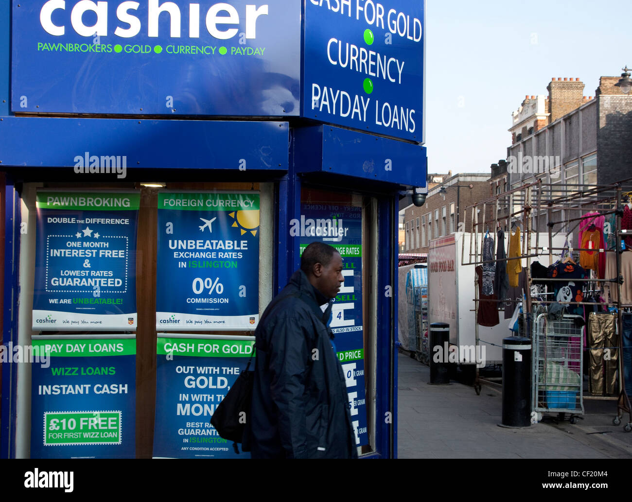 Zahltagdarlehen angeboten von Pfandleiher High Street, London Stockfoto