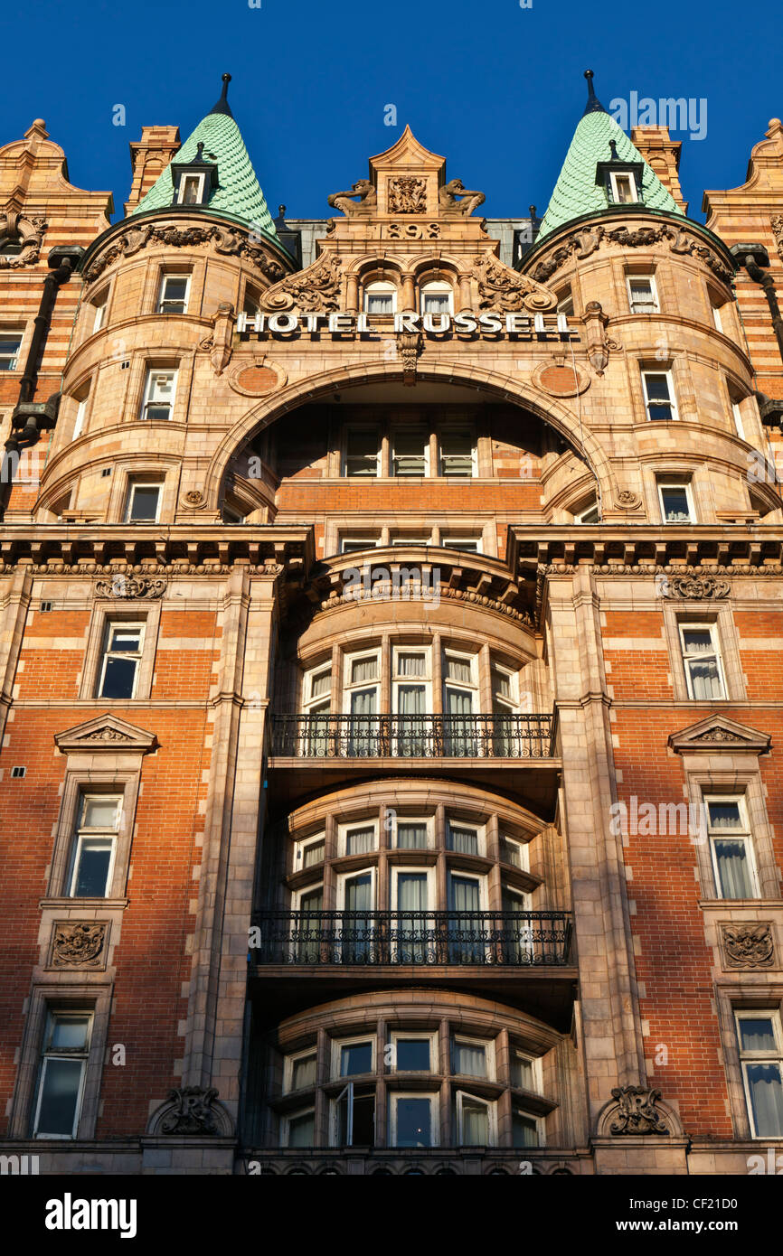 Die the-au-Lait (Tee mit Milch) Fassade des vier-Sterne-Hotel Russell am Russell Square. Das Hotel wurde im Jahre 1898 von Charles gebaut. Stockfoto