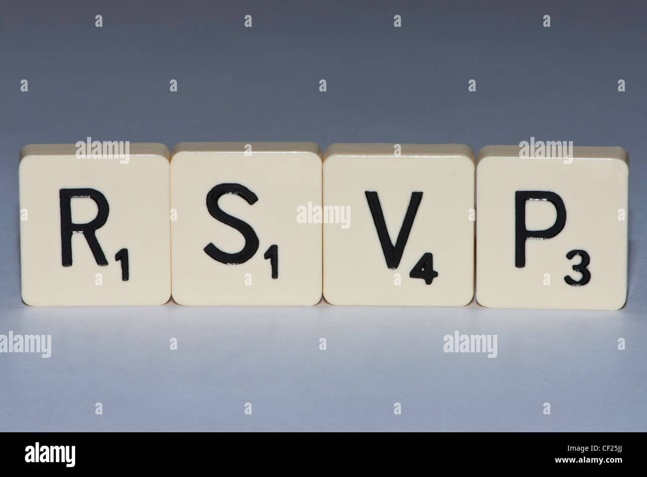 Buchstaben des Satzes RSVP Stockfoto
