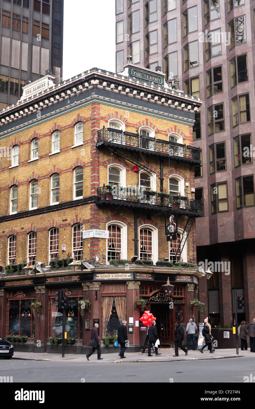 Außen die Albert Gastwirtschaft (Pub), Victoria Street, London, UK. Stockfoto