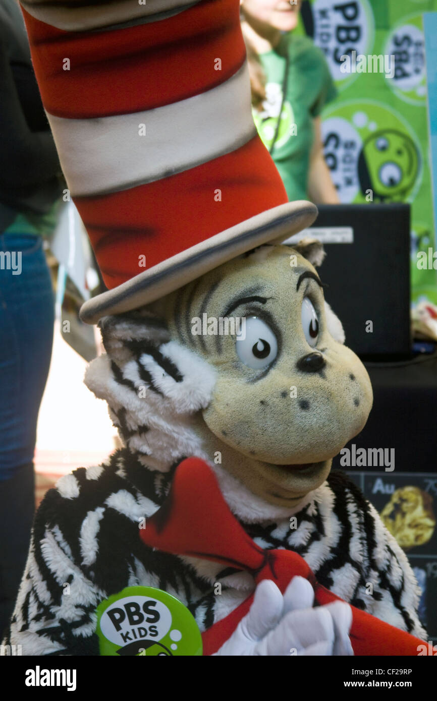 Dr Seuss 'The Cat in the Hat"Charakter"Entdecken Engineering Familie Besuchstag"National Building Museum Washington DC Stockfoto