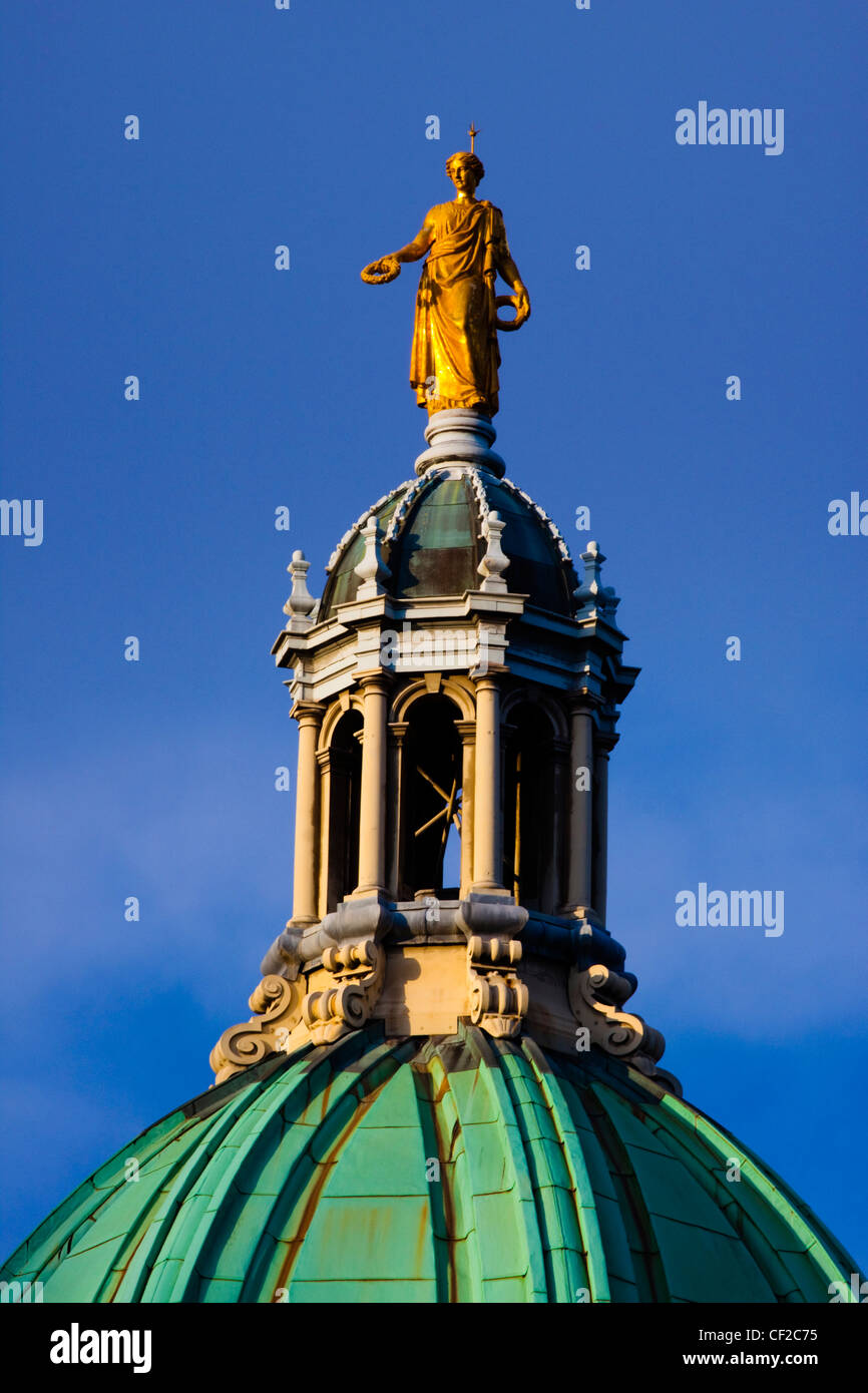 Florentinischen Stil zentrale Kuppel auf der Royal Bank of Scotland-Gebäude befindet sich auf dem Hügel. Im 17. Jahrhundert Italienisch inspiriert Stockfoto