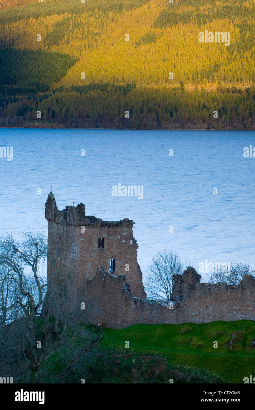 Urquhart Castle am Ufer des Loch Ness im Great Glen. Stockfoto