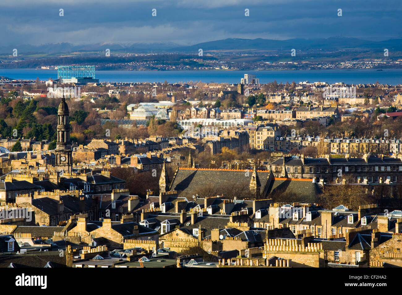 Wir von Calton Hill in Edinburgh Stadt Neustadt zu den Firth of Forth. Stockfoto
