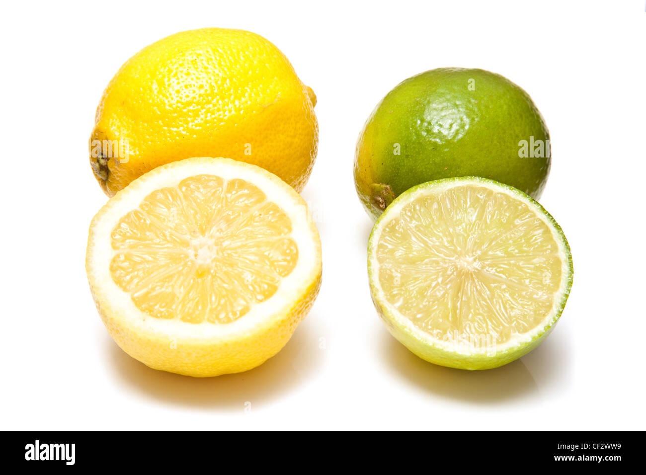 Lemon und Lime Zitrusfrucht isoliert auf einem weißen Studio-Hintergrund. Stockfoto