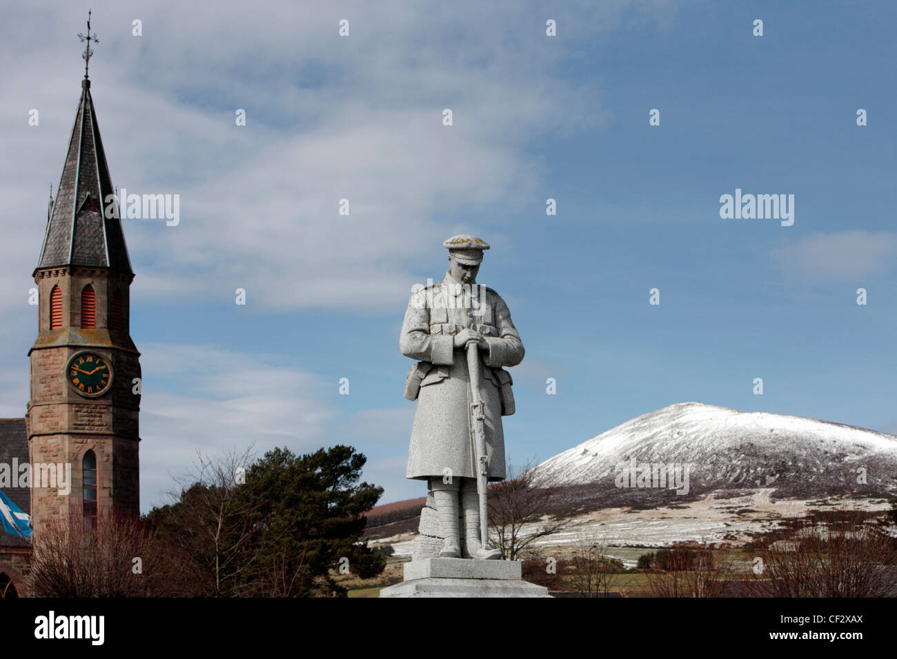 Rhynie Kirche und Weltkrieg ein Denkmal. Stockfoto