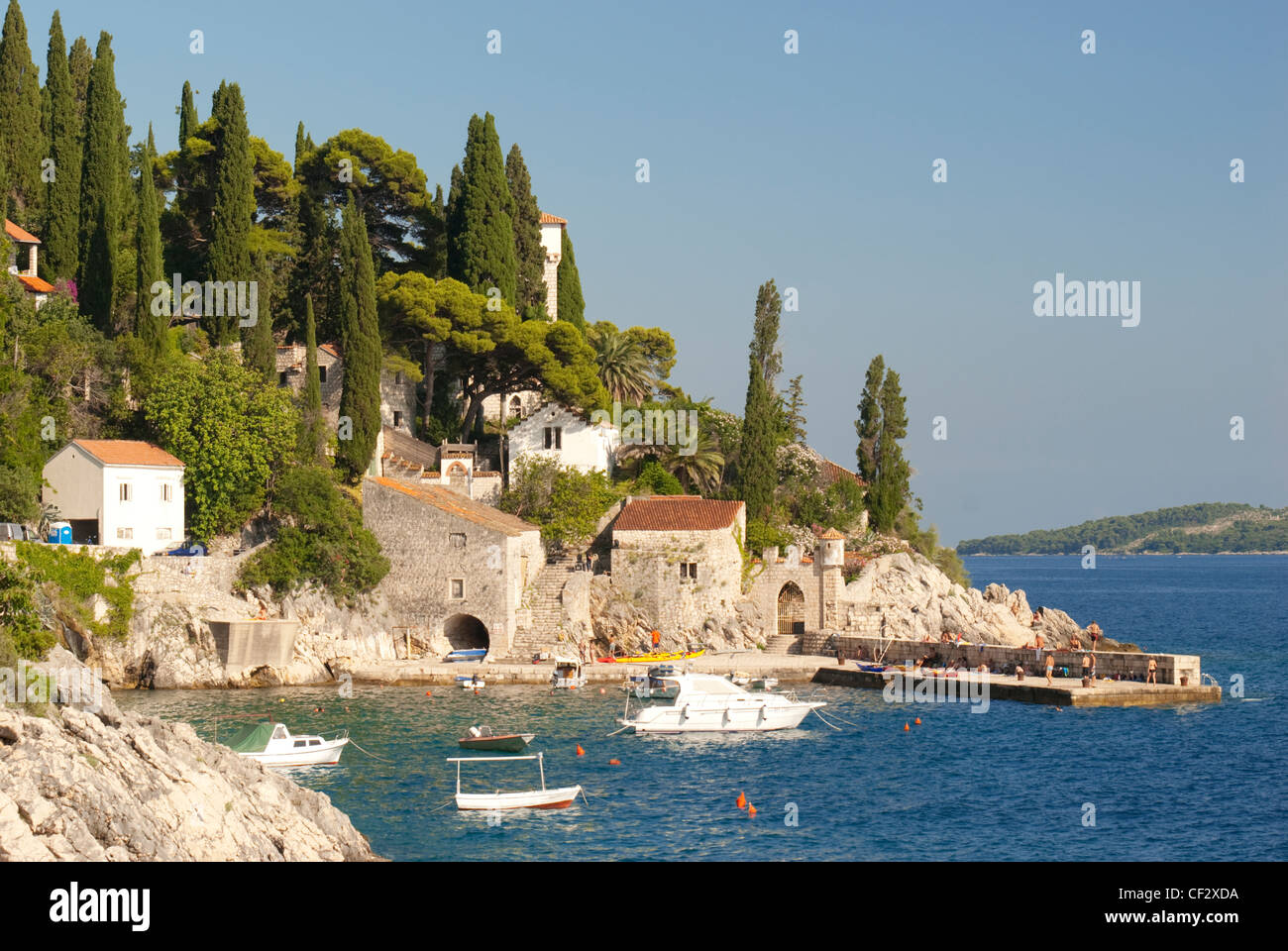 Ein Blick auf den kleinen Hafen von Trsteno nördlich von Dubrovnik Stockfoto