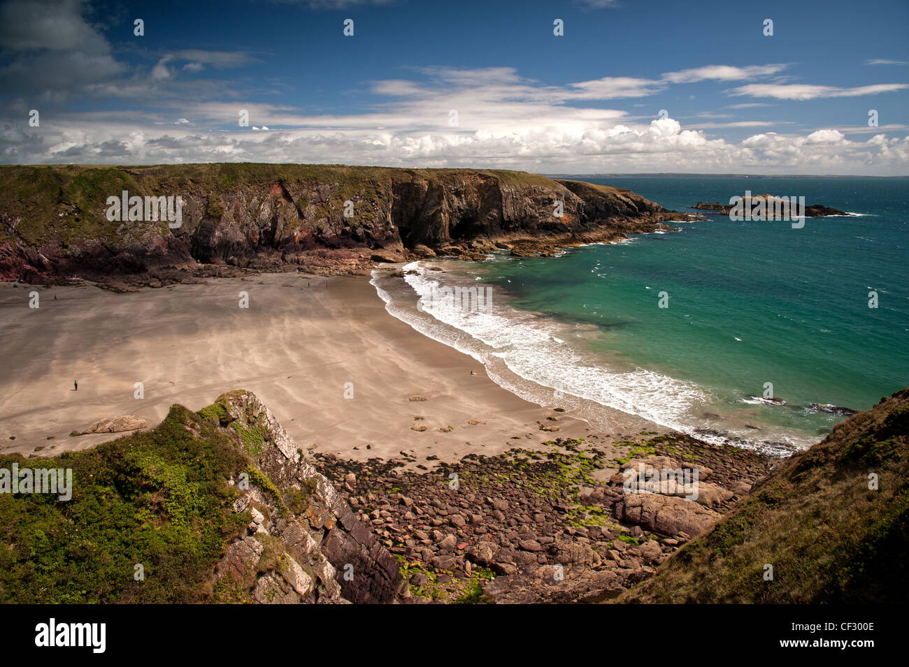 Strand von Caerfai Bay, Pembrokeshire Stockfoto