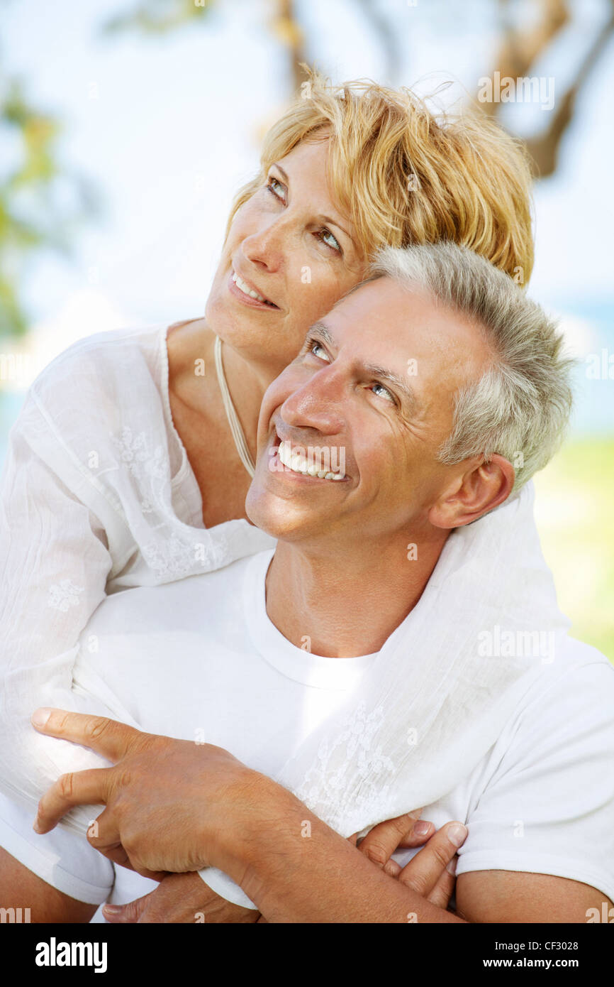 Gerne älteres Paar im Freien. Stockfoto