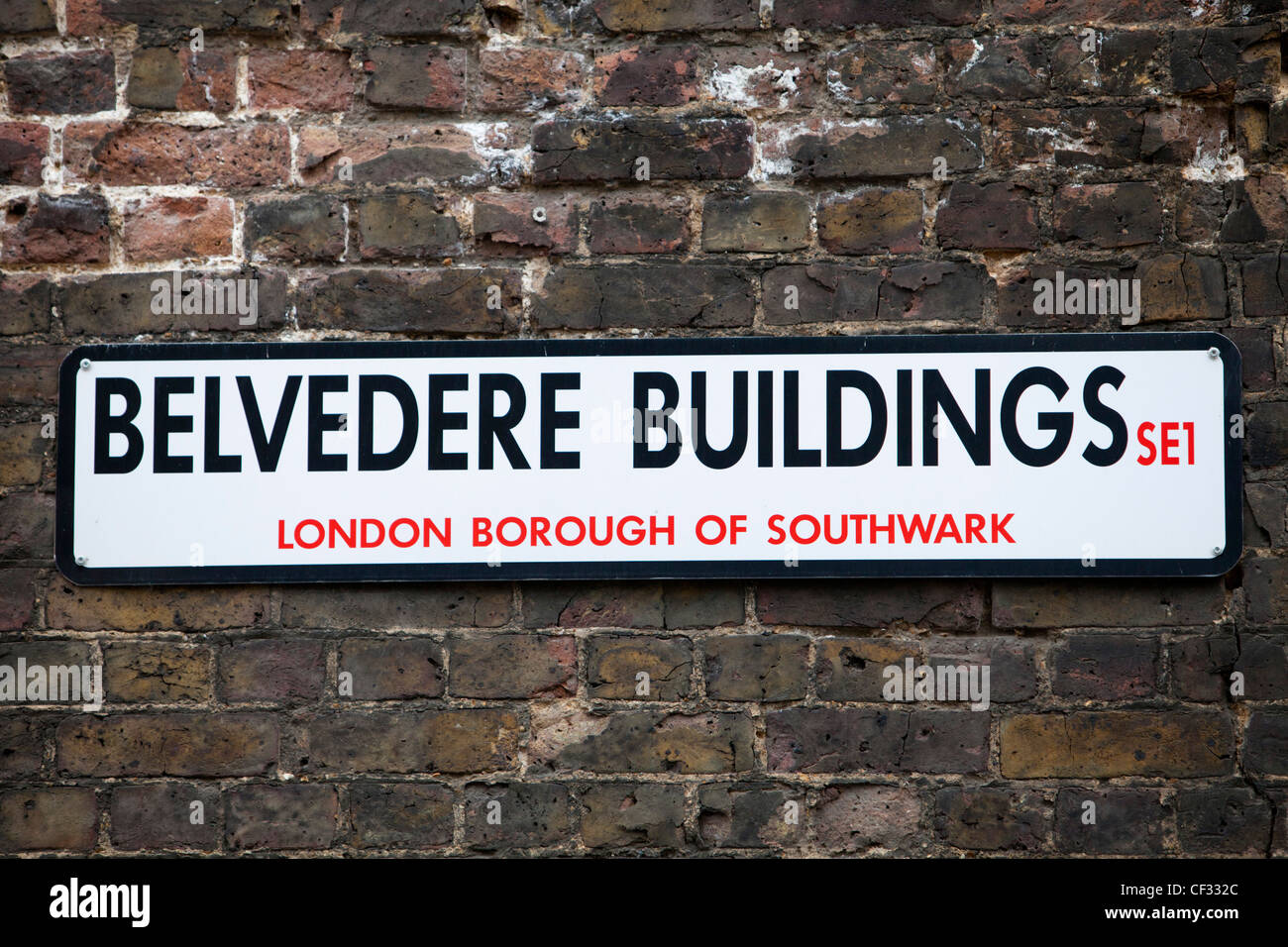 Ein Blick auf ein Schild für Belvedere Gebäude in London Borough of Southwark Stockfoto