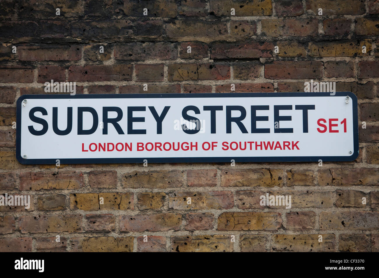 Ein Blick auf ein Straße Zeichen ForSudrey Street in London Borough of Southwark Stockfoto