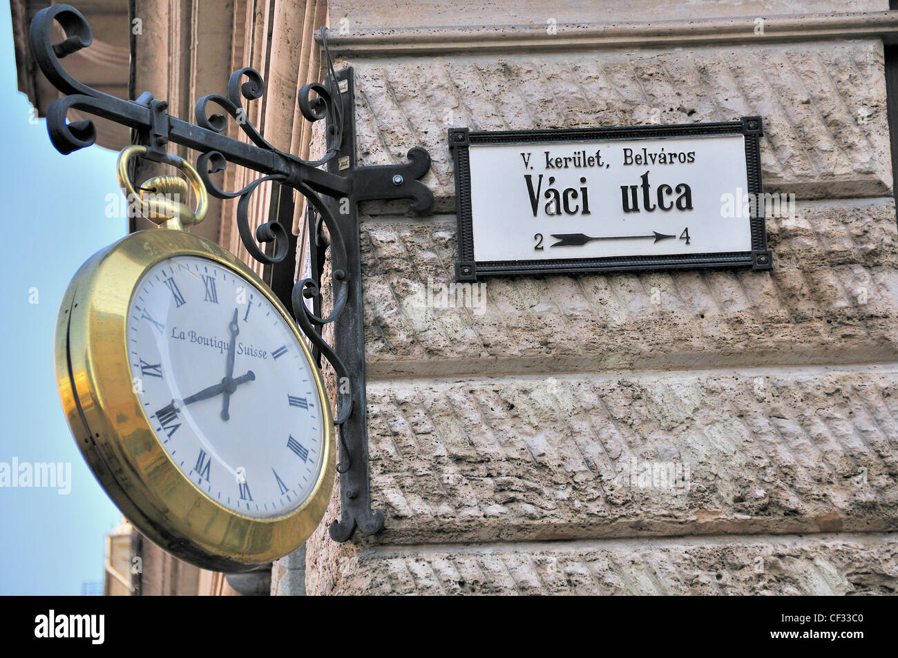 Vaci Utca Straße Zeichen eines der beliebten Fußgängerzone Einkaufsstraßen in Pest, Budapest, Ungarn Stockfoto