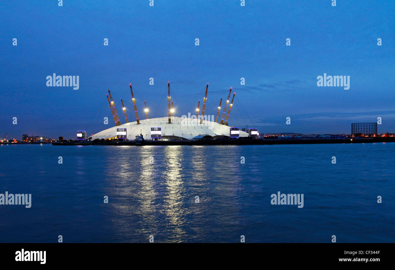 Die O2-Arena, eine große Veranstaltungshalle auf der Greenwich Halbinsel beherbergt die O2-Arena, in der ehemaligen Millennium Dom gebaut Stockfoto