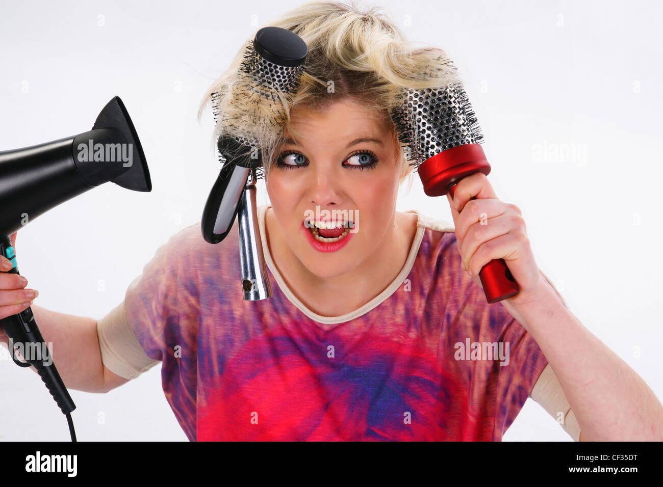 Frau, die ein Bad Hair Day Stockfoto