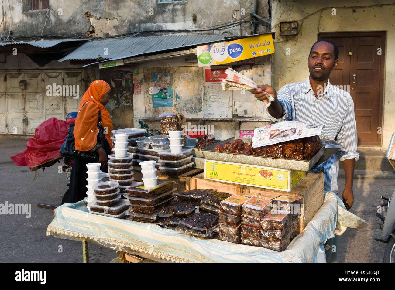 Anbieter verkaufen Feigen in Stone Town Sansibar Tansania Stockfoto