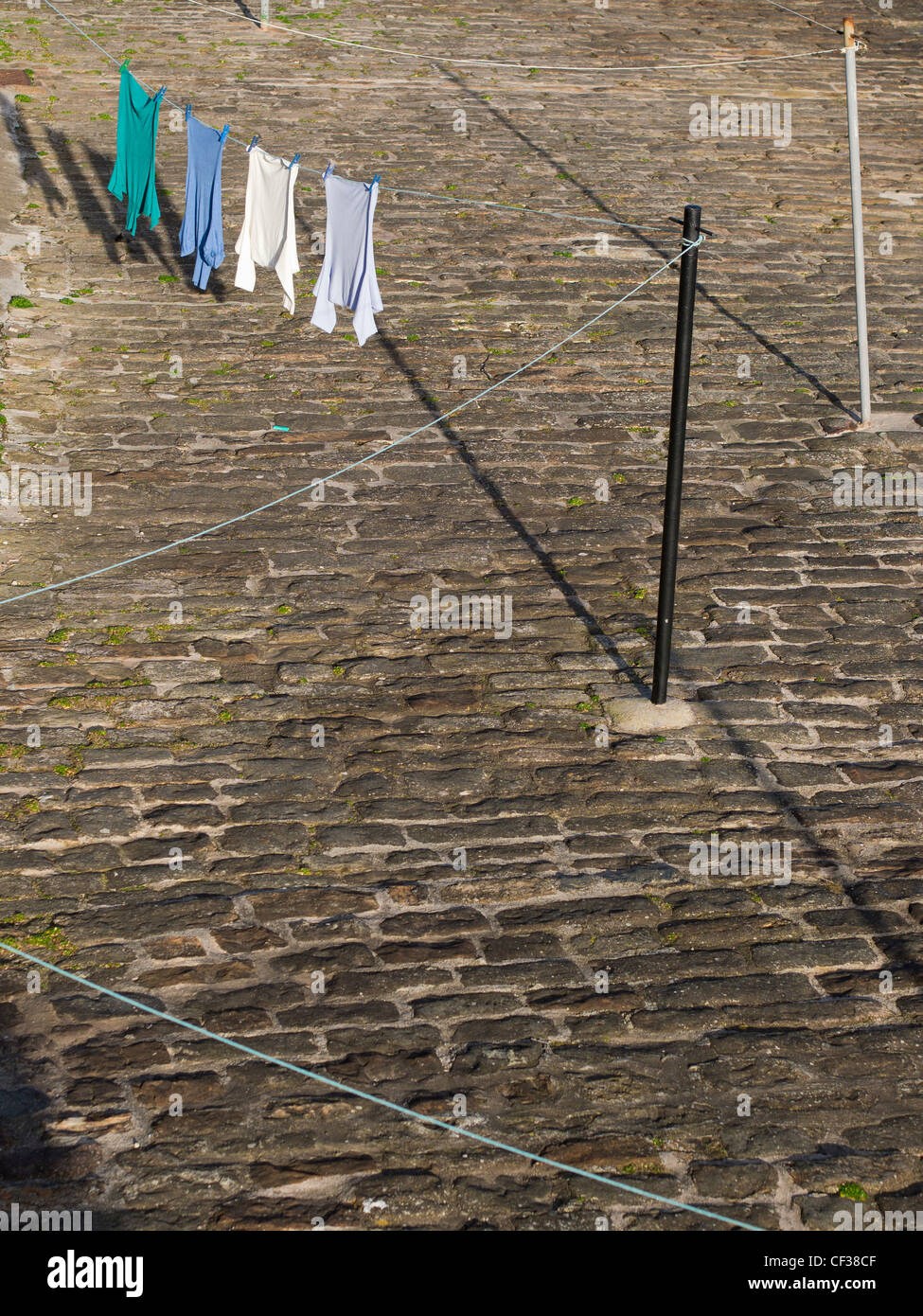 Waschen auf Linie, Cellardyke Hafen, Fife Stockfoto