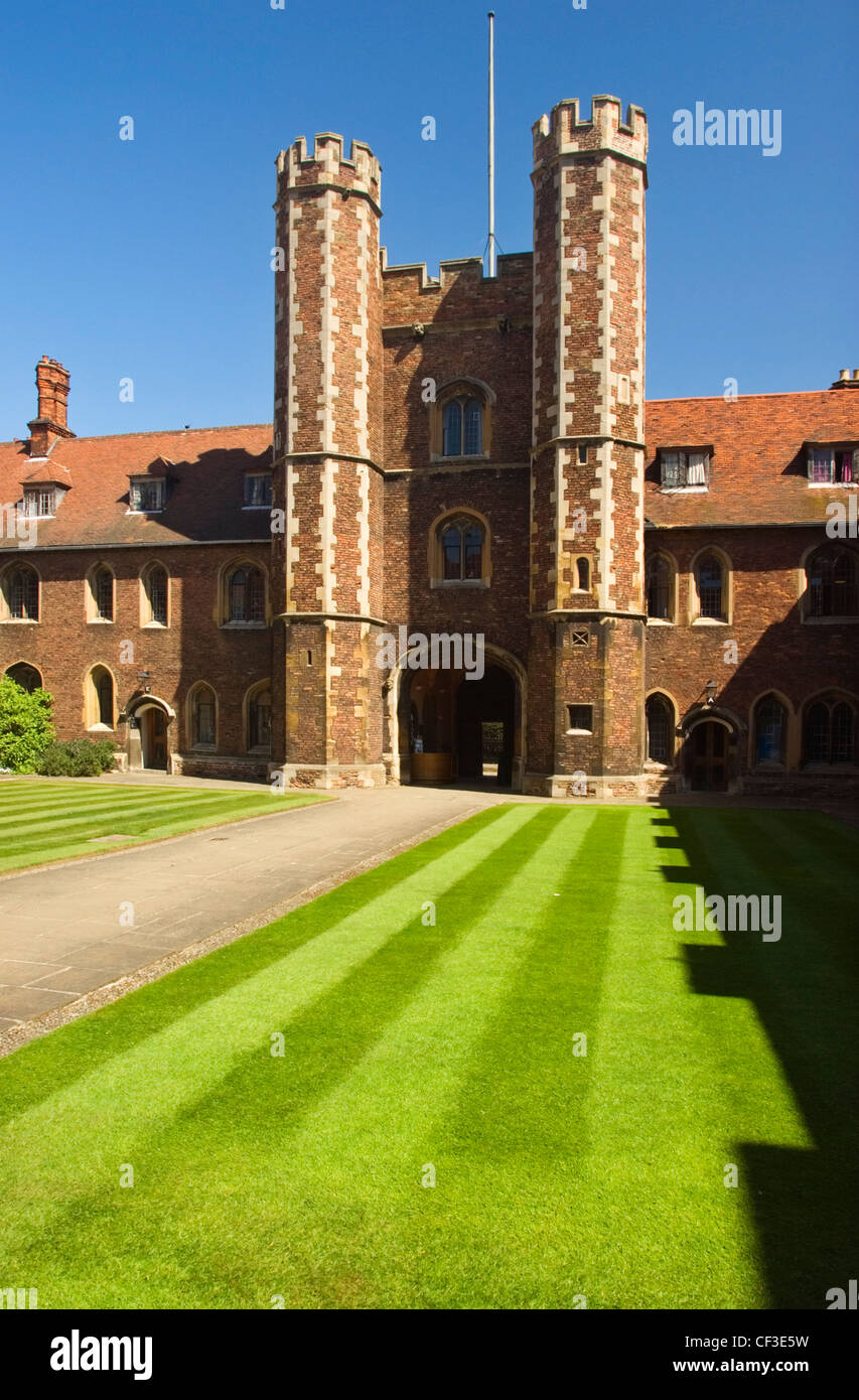 Altes Gericht und Tor Haus am Queens College in Cambridge. Queens' College ist nach des Finale mit dem Apostroph geschrieben "weil Stockfoto