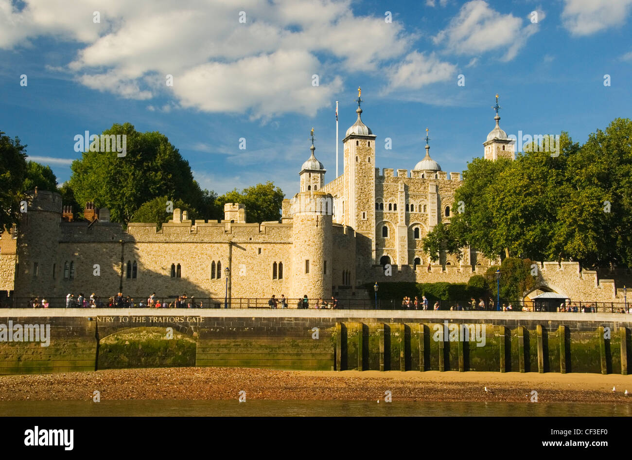 Blick auf den Tower of London von der Themse. Stockfoto