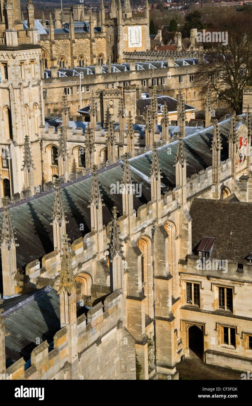 Ansicht der verschiedenen Hochschulen von der Spitze des St Mary the Virgin Church in Oxford. Stockfoto