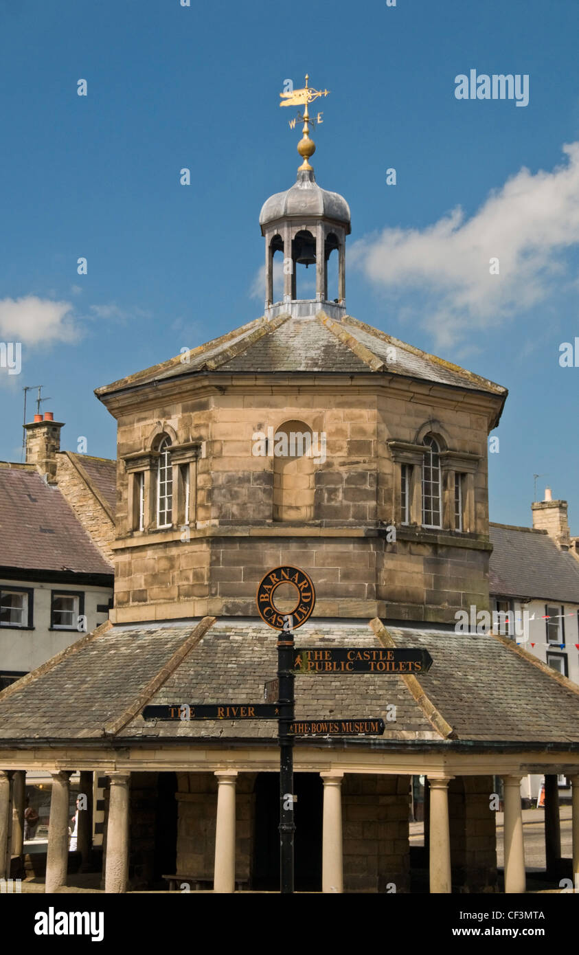 Die achteckige Markt überqueren oder butter Markt (erbaut von Thomas bricht im Jahre 1747) im Zentrum von der Stadt von Barnard Castle. Stockfoto