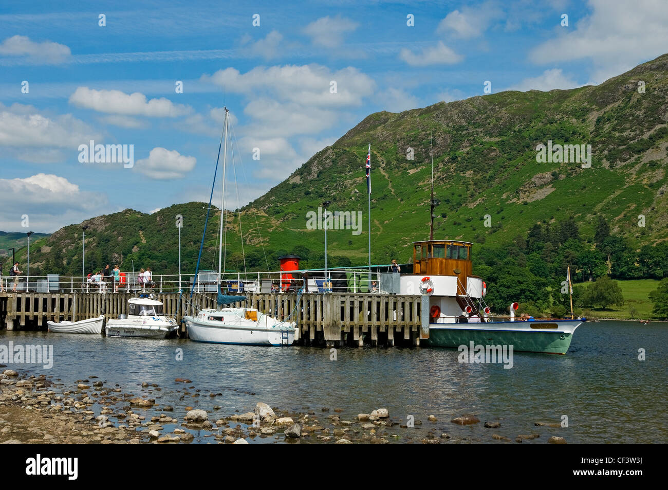 Ullswater Dampfer "Raven" vertäut am Glenridding Pier auf Ullswater. Stockfoto