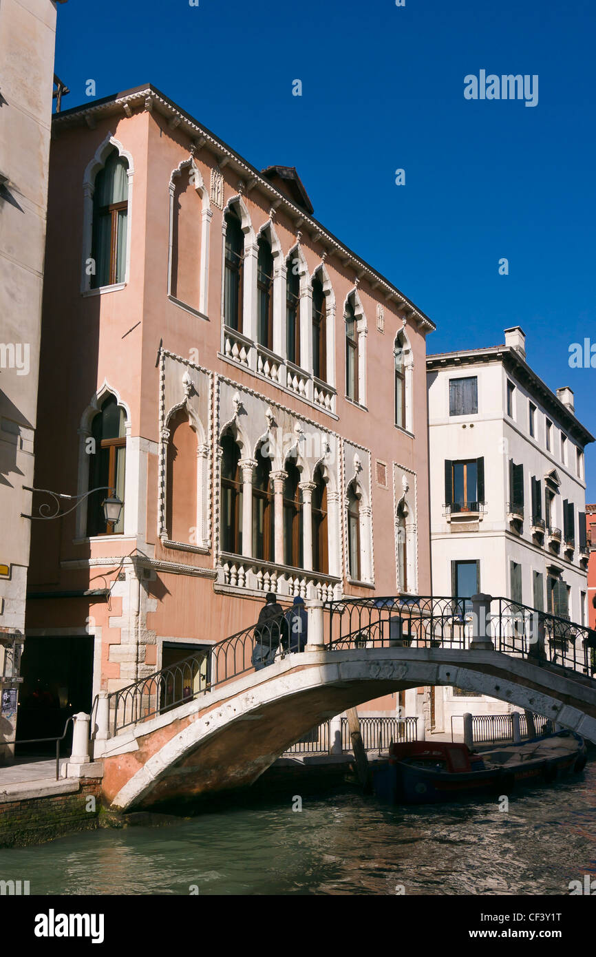 Eine Brücke über den Rio di San Trovaso Canal - Venedig, Venezia, Italien, Europa Stockfoto