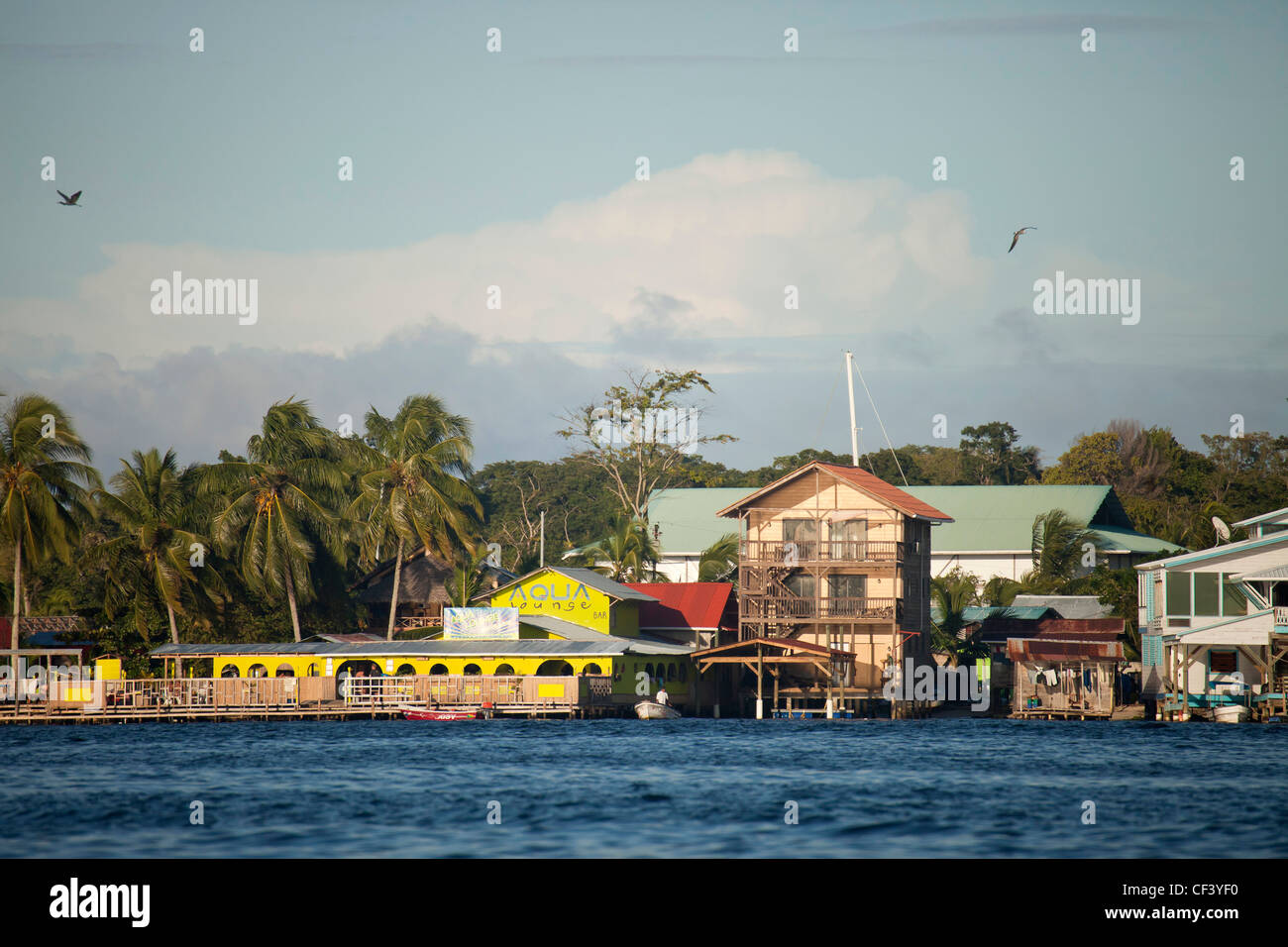 Aqua Lounge Hostel, Lounge und Bar an der Küste von Carenero Insel, Bocas del Toro, Panama, Mittelamerika Stockfoto