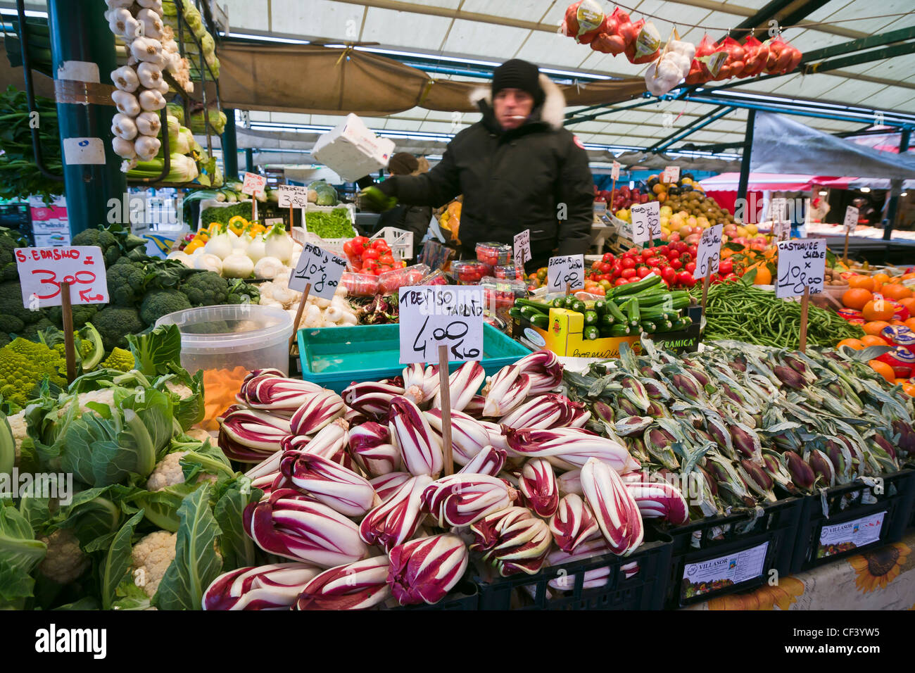 Obst und Gemüse Stand am Markt von Rialto - Venedig, Venezia, Italien, Europa Stockfoto