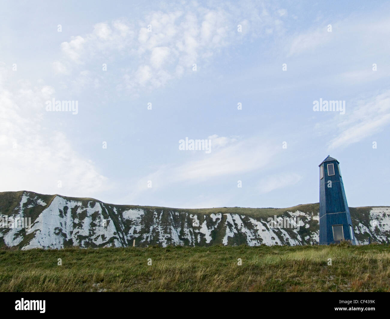 Turm am Samphire Hoe. Samphire Hoe ist ein neues Stück von England erstellt von 4,9 Millionen Kubikmeter Kreide Marl gegraben, um zu erstellen Stockfoto