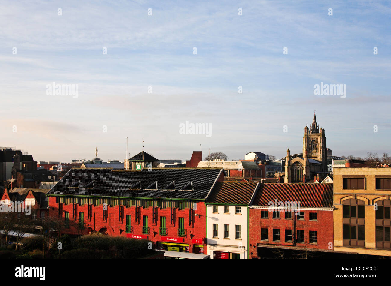 Ein Blick auf die Skyline von Norwich, Norfolk, England, Vereinigtes Königreich, aussehende Süd-westlich von der Schloss-Hügel. Stockfoto