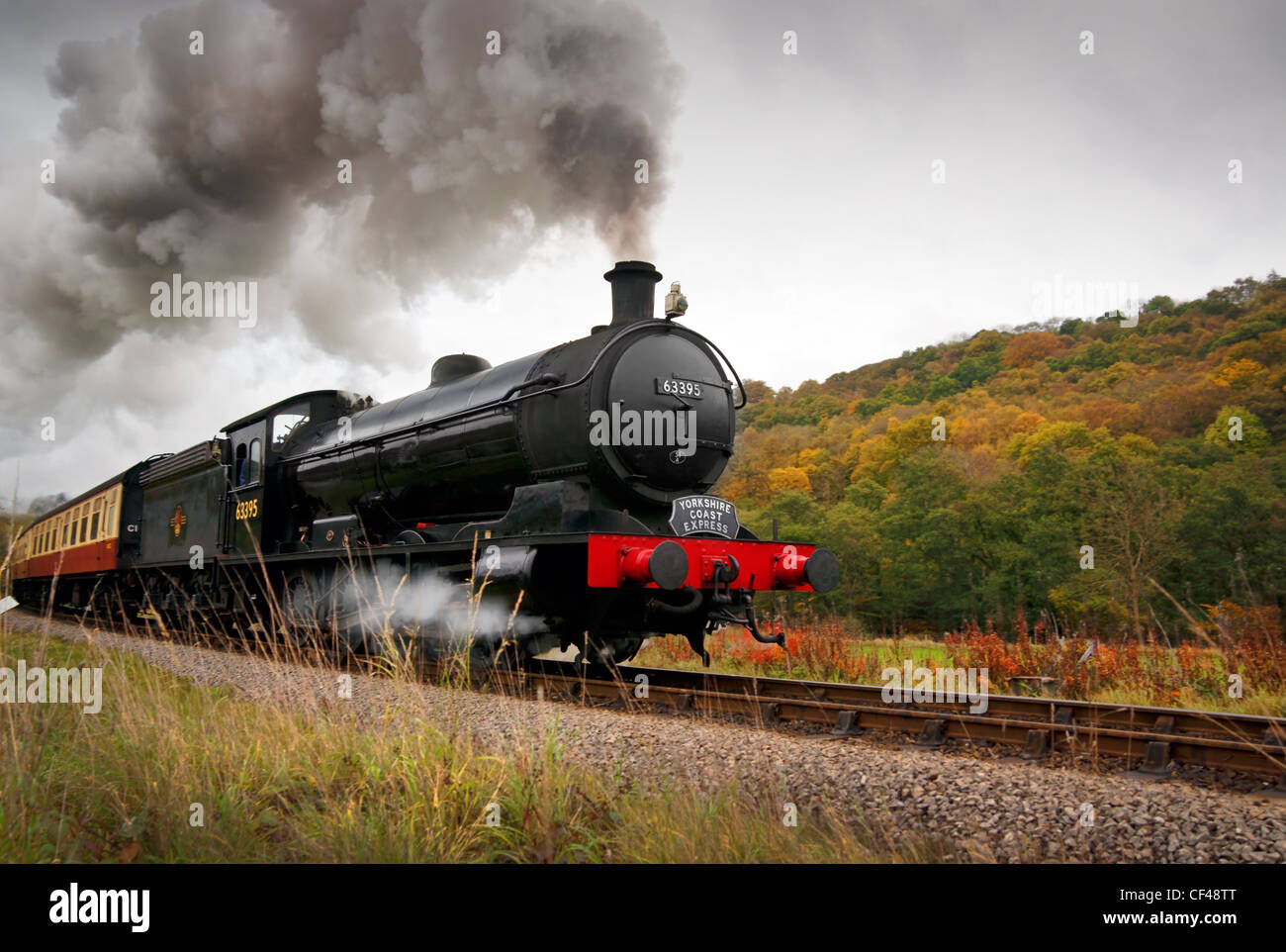 Der Yorkshire Coast Dampf express auf der North Yorkshire Moors Railway (NYMR) durch die Esk Valley Reisen. Stockfoto