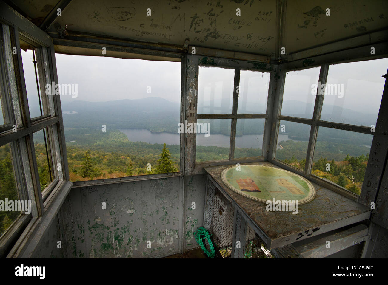 Innerhalb eines 60-Fuß-Feuerturm auf ein Goodnow Berg - Huntington Wildlife Forest - Adirondacks, Newcomb, New York Stockfoto