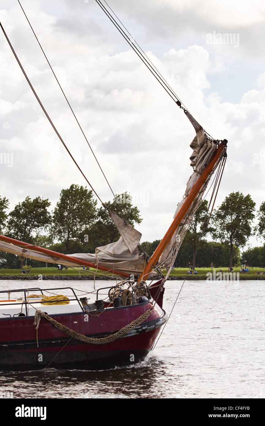 Sail Amsterdam 2010 - IJmuiden, Niederlande - 19. August 2010: Sail 2010 Veranstaltung beginnt mit der spektakulären Segel-Parade. Stockfoto