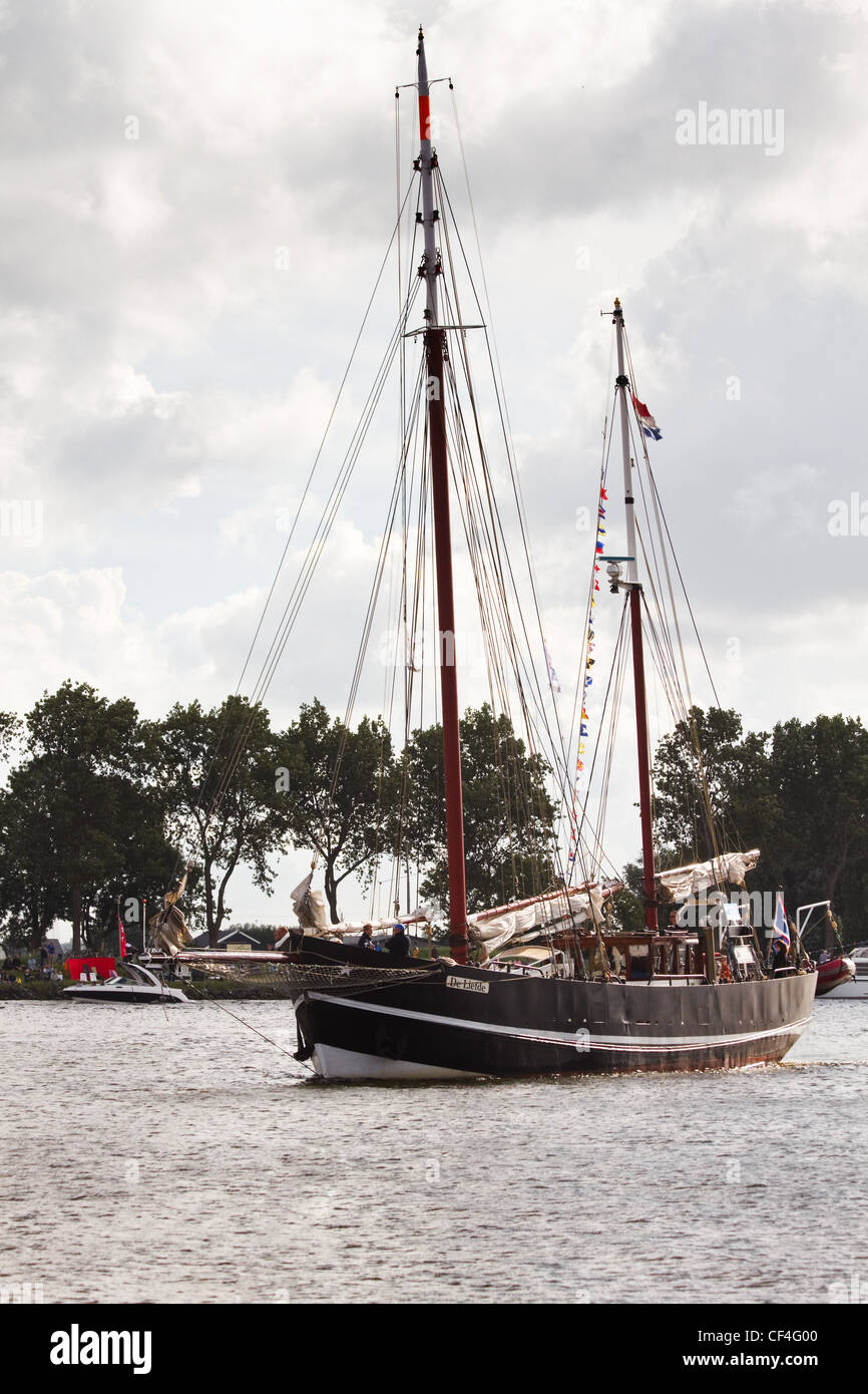 Sail Amsterdam 2010 - IJmuiden, Niederlande - 19. August 2010: Sail 2010 Veranstaltung beginnt mit der spektakulären Segel-Parade. Stockfoto