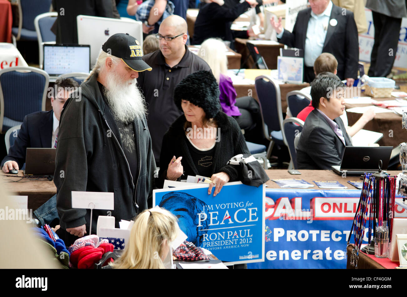 Ron Paul Unterstützer bei der California State GOP Convention 25.02.2012. Stockfoto